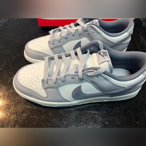 Sz 10 Nike Dunk Low SE
Light Carbon - Picture 3 of 8